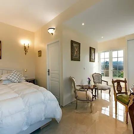 فندق مبيت وإفطار دومين دو بوا ديز أونج 4*