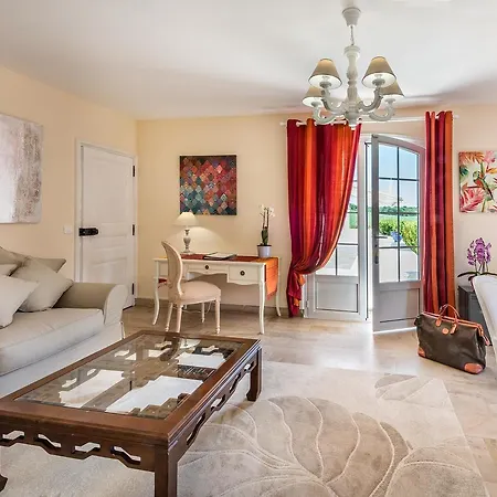 Domaine Du Bois Des Anges 4* Germigny-l'Eveque