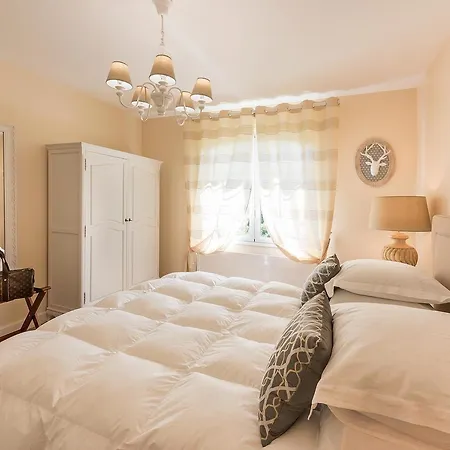 Domaine Du Bois Des Anges 4* Germigny-l'Eveque