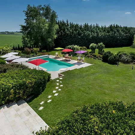 Domaine Du Bois Des Anges 5* Germigny-l'Eveque