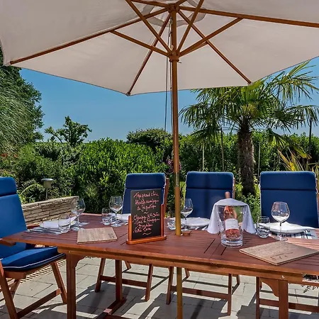 Bed & Breakfast Domaine Du Bois Des Anges 5*