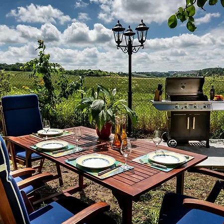 Domaine Du Bois Des Anges Couette-café 4*